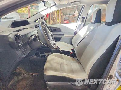 Zdjęcie 7 z 12 samochodu: 2013 TOYOTA PRIUS C ONE VIN:JTDKDTB31D1536624 - miniatura