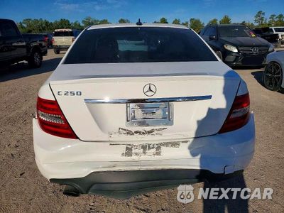 Zdjęcie 6 z 12 samochodu: 2013 MERCEDES-BENZ C 250 VIN:WDDGF4HBXDA864540 - miniatura