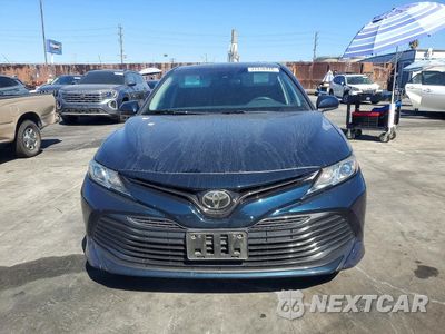 Piąte zdjęcie samochodu w środku: 2019 TOYOTA CAMRY LE VIN:4T1B11HK8KU749122 - miniatura