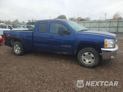 Czwarte zdjęcie samochodu z boku: 2013 CHEVROLET SILVERADO K1500 LT VIN:1GCRKSE70DZ331570 - miniatura