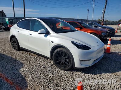 Czwarte zdjęcie samochodu z boku: 2024 TESLA MODEL Y VIN:7SAYGDEE2RF194770 - miniatura