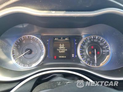 Zdjęcie 9 z 12 samochodu: 2015 CHRYSLER 200 LIMITED VIN:1C3CCCAB5FN642803 - miniatura