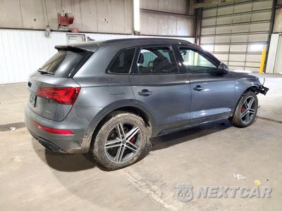 Trzecie zdjęcie samochodu z tyłu: 2024 AUDI Q5 E PRESTIGE 55 VIN:WA1F2AFY4R2148669 - miniatura