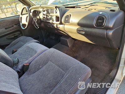 Zdjęcie 8 z 12 samochodu: 2000 DODGE RAM 2500 VIN:1B7KC2361YJ117863 - miniatura