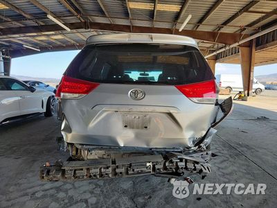 Zdjęcie 6 z 14 samochodu: 2014 TOYOTA SIENNA XLE 8-PASSENGER VIN:5TDYK3DC1ES453986 - miniatura