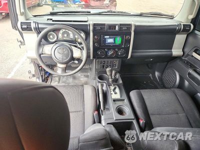 Zdjęcie 8 z 13 samochodu: 2007 TOYOTA FJ CRUISER BASE VIN:JTEBU11F770024579 - miniatura