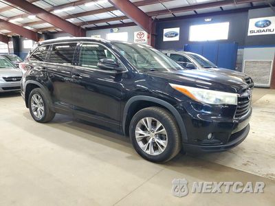 Czwarte zdjęcie samochodu z boku: 2015 TOYOTA HIGHLANDER XLE VIN:5TDJKRFH0FS112206 - miniatura
