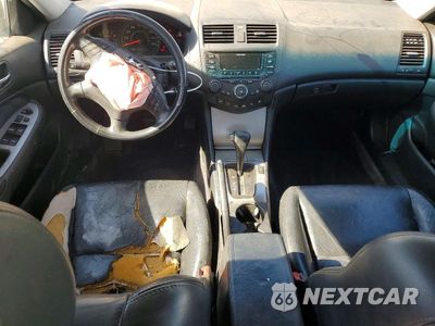 Zdjęcie 8 z 12 samochodu: 2005 HONDA ACCORD EX VIN:1HGCM56855A028455 - miniatura