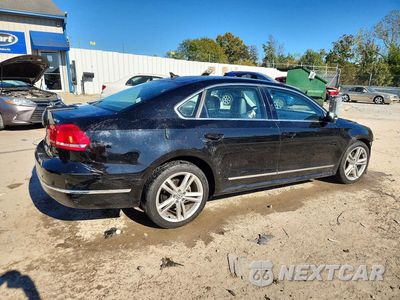 Trzecie zdjęcie samochodu z tyłu: 2015 VOLKSWAGEN PASSAT SE VIN:1VWBT7A31FC063226 - miniatura