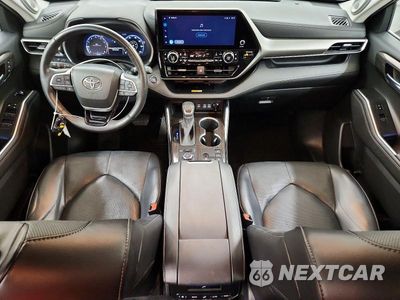 Zdjęcie 8 z 13 samochodu: 2023 TOYOTA HIGHLANDER LIMITED VIN:5TDKDRBH9PS031582 - miniatura