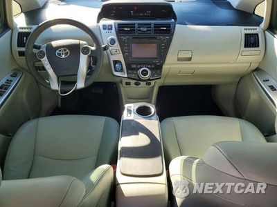 Zdjęcie 8 z 12 samochodu: 2012 TOYOTA PRIUS V FIVE VIN:JTDZN3EUXC3056701 - miniatura