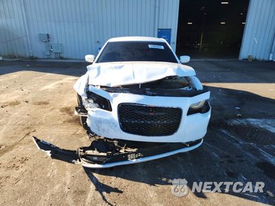 Piąte zdjęcie samochodu w środku: 2021 CHRYSLER 300 S VIN:2C3CCABG9MH532809 - miniatura