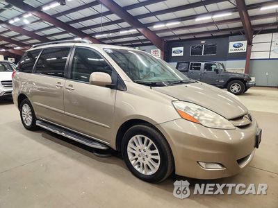 Czwarte zdjęcie samochodu z boku: 2008 TOYOTA SIENNA XLE VIN:5TDBK22C28S013332 - miniatura