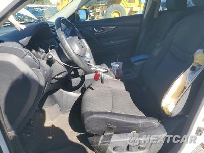 Zdjęcie 7 z 13 samochodu: 2017 NISSAN ROGUE SV VIN:5N1AT2MV4HC884883 - miniatura
