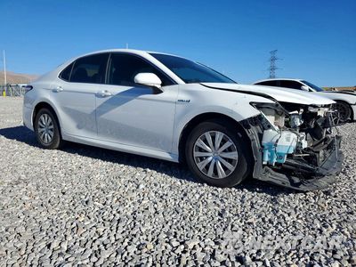 Czwarte zdjęcie samochodu z boku: 2020 TOYOTA CAMRY LE VIN:4T1C31AK9LU527358 - miniatura