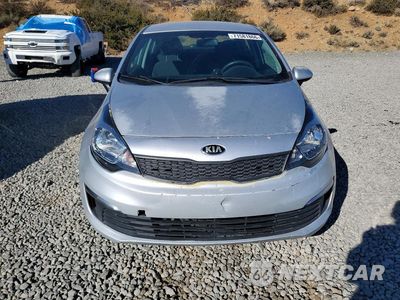 Piąte zdjęcie samochodu w środku: 2017 KIA RIO LX VIN:KNADM4A37H6047974 - miniatura