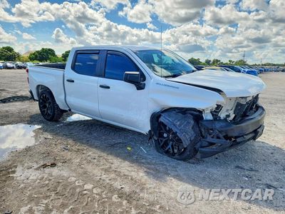 Czwarte zdjęcie samochodu z boku: 2021 CHEVROLET SILVERADO C1500 VIN:1GCPWAEF1MZ371461 - miniatura
