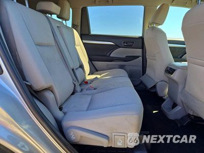 Zdjęcie 11 z 13 samochodu: 2019 TOYOTA HIGHLANDER LE VIN:5TDZARFH1KS055109 - miniatura
