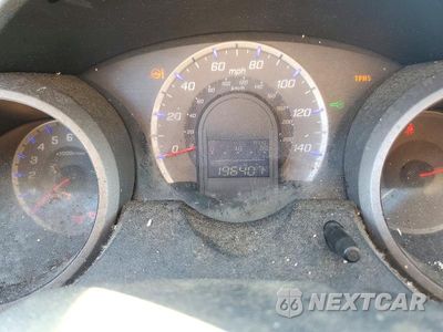 Zdjęcie 9 z 12 samochodu: 2010 HONDA FIT VIN:JHMGE8H26AC001270 - miniatura