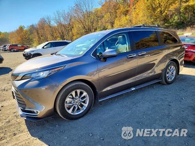 2022 TOYOTA SIENNA XLE 5TDJRKECXNS084700 - główne zdjęcie licytacji z USA - miniatura