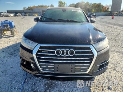Piąte zdjęcie samochodu w środku: 2017 AUDI Q7 PREMIUM PLUS VIN:WA1LAAF7XHD045711 - miniatura
