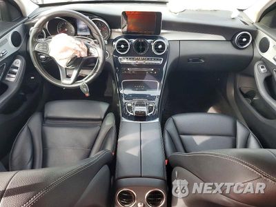 Zdjęcie 8 z 13 samochodu: 2016 MERCEDES-BENZ C 300 VIN:55SWF4JB9GU152398 - miniatura