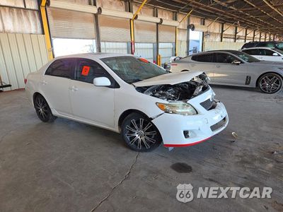 Czwarte zdjęcie samochodu z boku: 2010 TOYOTA COROLLA LE VIN:1NXBU4EE1AZ201579 - miniatura