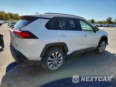 Trzecie zdjęcie samochodu z tyłu: 2021 TOYOTA RAV4 XLE PREMIUM VIN:2T3A1RFV3MW147567 - miniatura