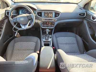 Zdjęcie 8 z 13 samochodu: 2019 HYUNDAI IONIQ PLUG-IN HYBRID BASE VIN:KMHC65LDXKU182546 - miniatura
