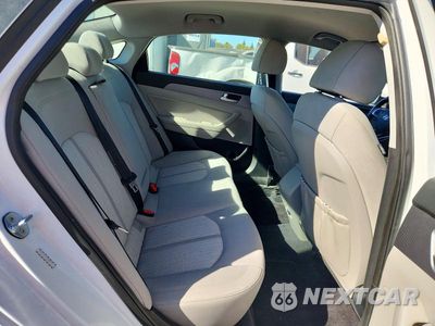 Zdjęcie 10 z 12 samochodu: 2019 HYUNDAI SONATA HYBRID SE VIN:KMHE24L35KA088713 - miniatura