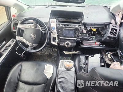 Zdjęcie 8 z 13 samochodu: 2015 TOYOTA PRIUS V FOUR VIN:JTDZN3EU4FJ035505 - miniatura