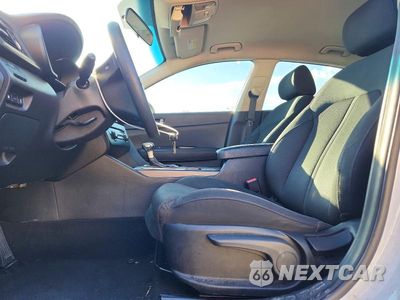 Zdjęcie 7 z 12 samochodu: 2017 KIA OPTIMA LX VIN:5XXGT4L33HG157180 - miniatura