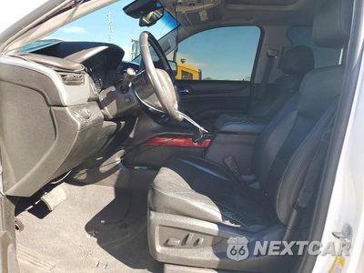 Zdjęcie 7 z 13 samochodu: 2019 CHEVROLET SUBURBAN C1500 LT VIN:1GNSCHKC7KR333825 - miniatura