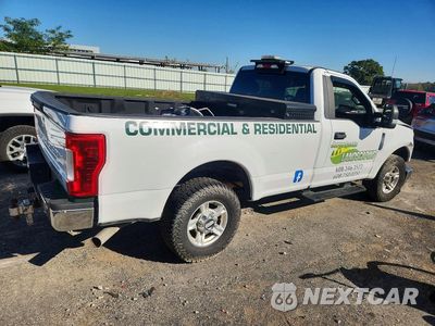 Trzecie zdjęcie samochodu z tyłu: 2017 FORD F250 SUPER DUTY VIN:1FTBF2B69HEB64110 - miniatura