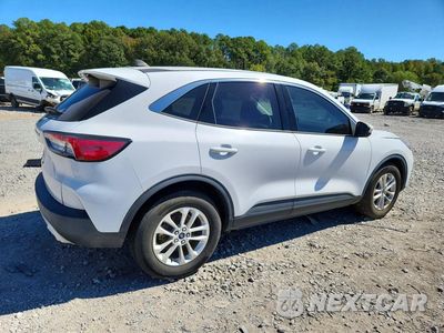 Trzecie zdjęcie samochodu z tyłu: 2021 FORD ESCAPE SE VIN:1FMCU0G66MUA32053 - miniatura