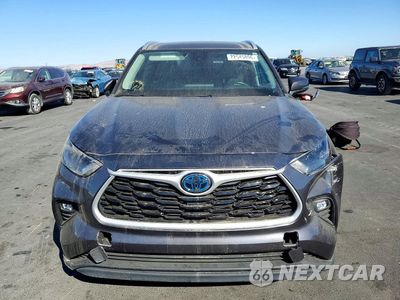 Piąte zdjęcie samochodu w środku: 2022 TOYOTA HIGHLANDER HYBRID XLE VIN:5TDHBRCH8NS551364 - miniatura