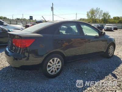 Trzecie zdjęcie samochodu z tyłu: 2012 KIA FORTE EX VIN:KNAFU4A22C5568633 - miniatura