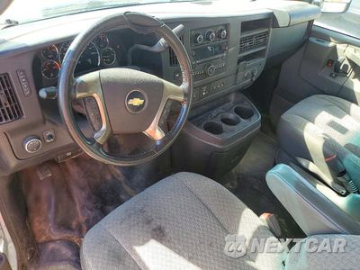 Zdjęcie 8 z 12 samochodu: 2018 CHEVROLET EXPRESS 2500 DELIVERY VAN VIN:1GCWGAFG1J1343024 - miniatura