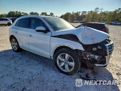 Czwarte zdjęcie samochodu z boku: 2019 AUDI Q5 PREMIUM PLUS VIN:WA1BNAFY6K2027704 - miniatura
