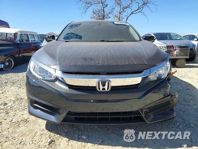 Piąte zdjęcie samochodu w środku: 2018 HONDA CIVIC LX VIN:2HGFC2F51JH552010 - miniatura
