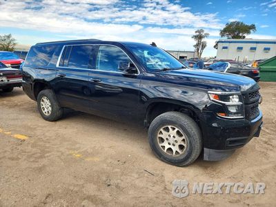 Czwarte zdjęcie samochodu z boku: 2018 CHEVROLET SUBURBAN K1500 LT VIN:1GNSKHKC9JR341068 - miniatura