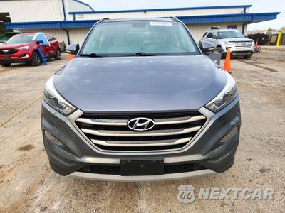 Piąte zdjęcie samochodu w środku: 2018 HYUNDAI TUCSON VALUE VIN:KM8J3CA26JU816374 - miniatura