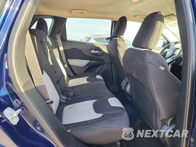 Zdjęcie 11 z 13 samochodu: 2014 JEEP CHEROKEE LATITUDE VIN:1C4PJLCB5EW283882 - miniatura