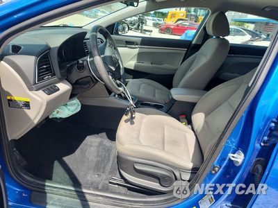 Zdjęcie 7 z 12 samochodu: 2017 HYUNDAI ELANTRA SE VIN:KMHD74LF1HU330721 - miniatura