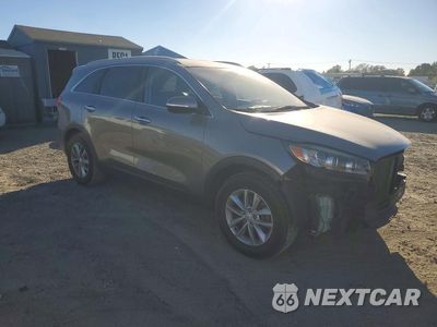 Czwarte zdjęcie samochodu z boku: 2017 KIA SORENTO LX VIN:5XYPG4A35HG284712 - miniatura