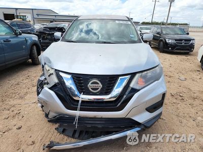 Piąte zdjęcie samochodu w środku: 2018 NISSAN ROGUE S VIN:KNMAT2MT8JP520631 - miniatura