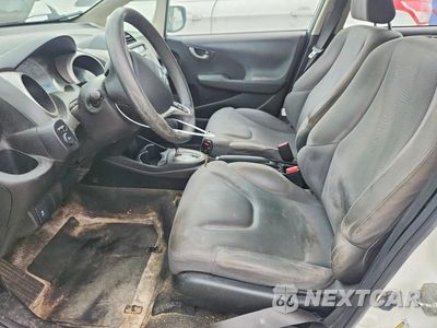 Zdjęcie 7 z 12 samochodu: 2013 HONDA FIT VIN:JHMGE8H35DC069153 - miniatura