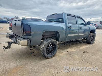 Trzecie zdjęcie samochodu z tyłu: 2011 CHEVROLET SILVERADO C1500 LS VIN:3GCPCREA3BG351172 - miniatura