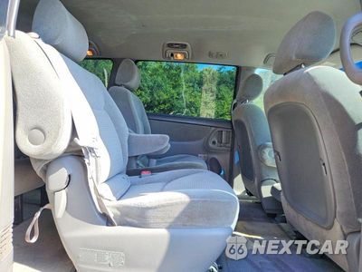 Zdjęcie 11 z 13 samochodu: 2007 TOYOTA SIENNA CE 7-PASSENGER VIN:5TDZK23C07S053887 - miniatura