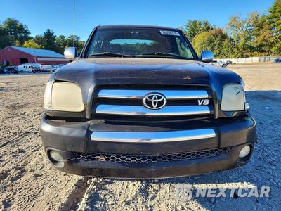 Piąte zdjęcie samochodu w środku: 2004 TOYOTA TUNDRA SR5 VIN:5TBDT44114S443563 - miniatura